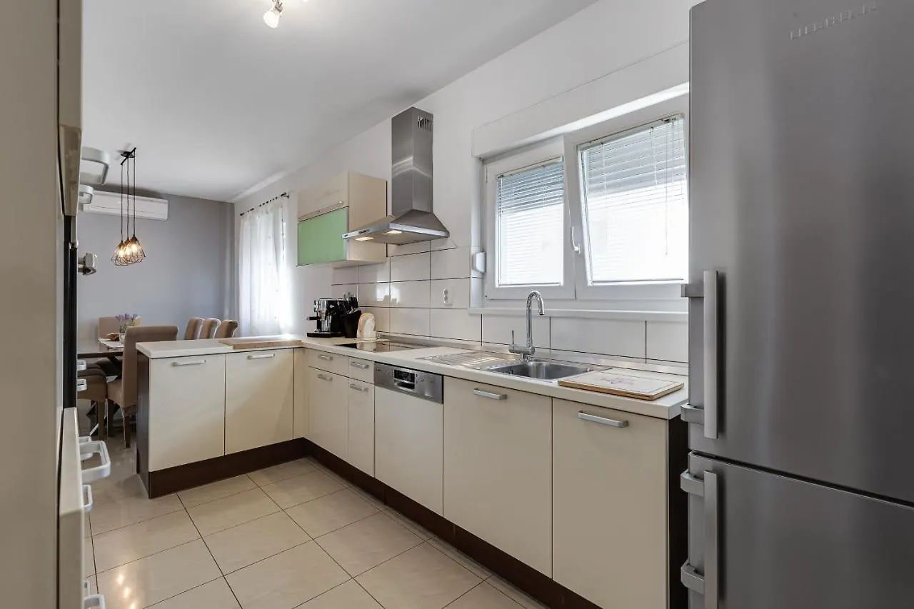 Holiday home Home Holiday Petrcane Croatia