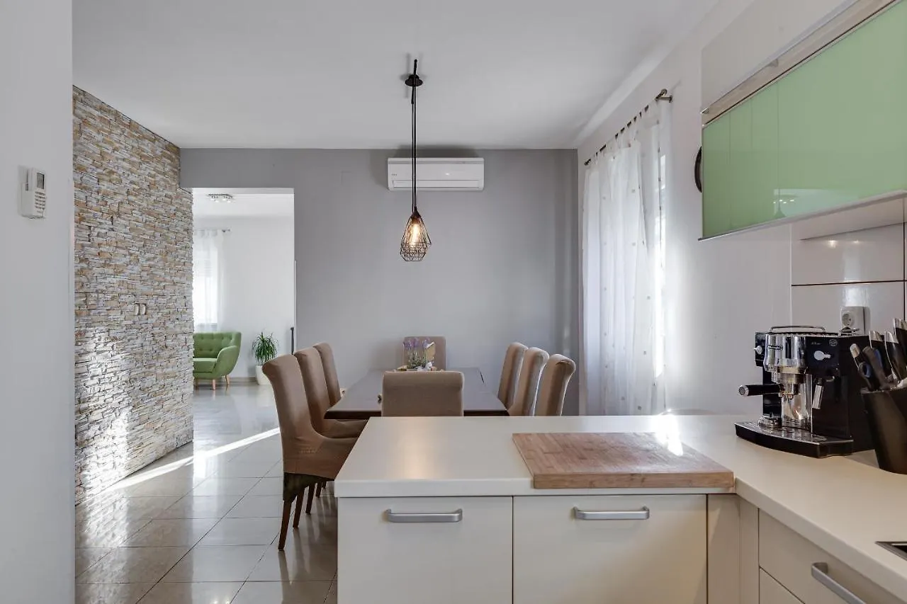 Home Holiday Petrcane 0*,  Croatia